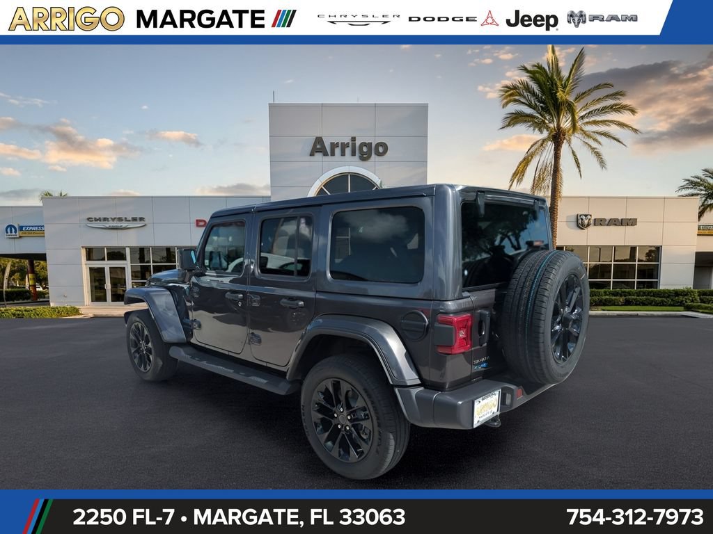 Used 2025 Jeep Wrangler Unlimited Sahara AWD/4WD image 7