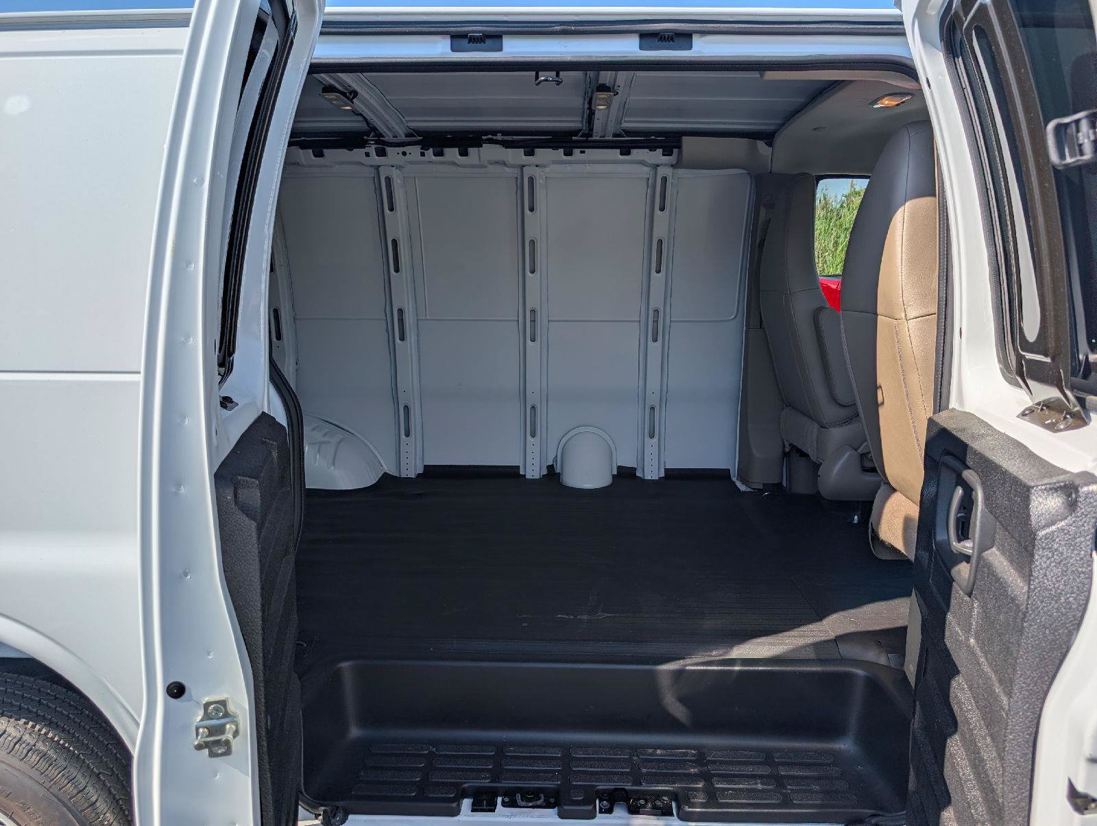 Used 2025 GMC Savana 2500 w/ Safety Package RWD image 9