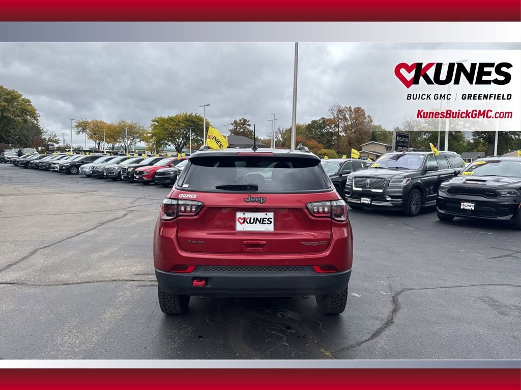 Used 2025 Jeep Compass Trailhawk image 6