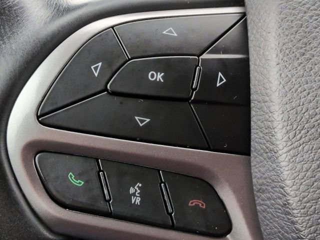 Certified 2019 Jeep Cherokee Latitude Plus w/ Cold Weather Group image 18