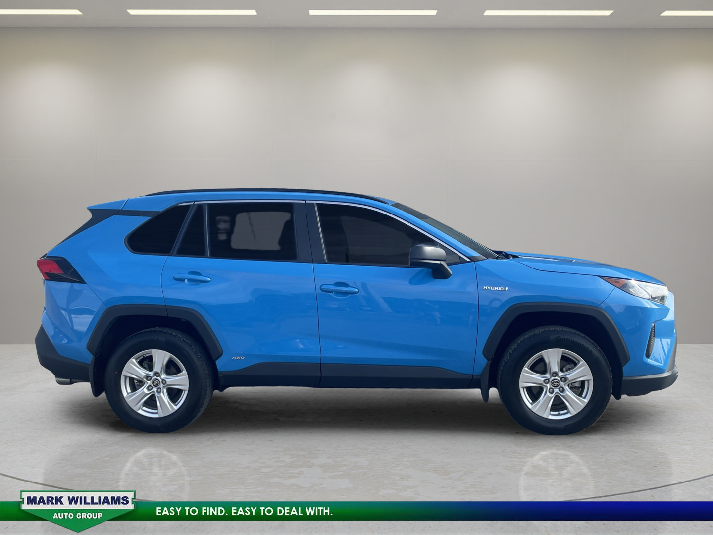 Used 2021 Toyota RAV4 LE AWD/4WD image 3