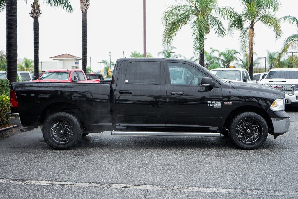 Used 2020 RAM 1500 Classic SLT w/ Luxury Group image 10