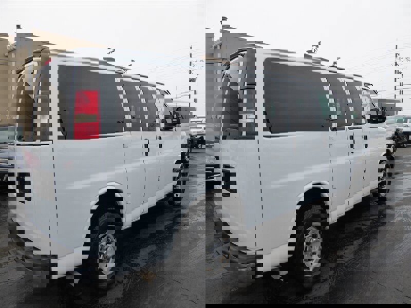 Used 2017 Chevrolet Express 2500 LT w/ LT Preferred Equipment Group image 7