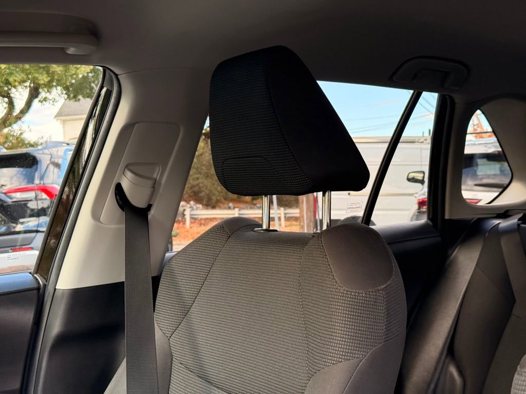 Used 2022 Toyota RAV4 LE image 25