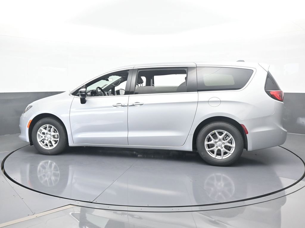 New 2026 Chrysler Voyager LX FWD video 3