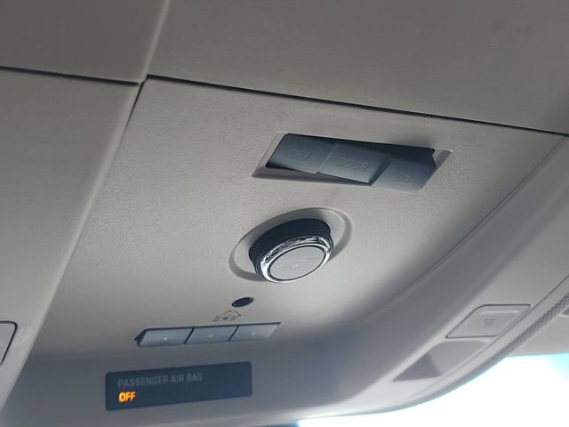 Certified 2016 GMC Yukon Denali RWD image 32