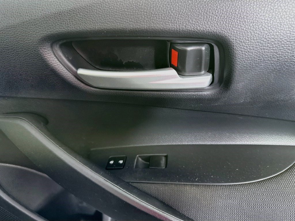 Used 2021 Toyota Corolla LE w/ LE Convenience Package FWD image 30