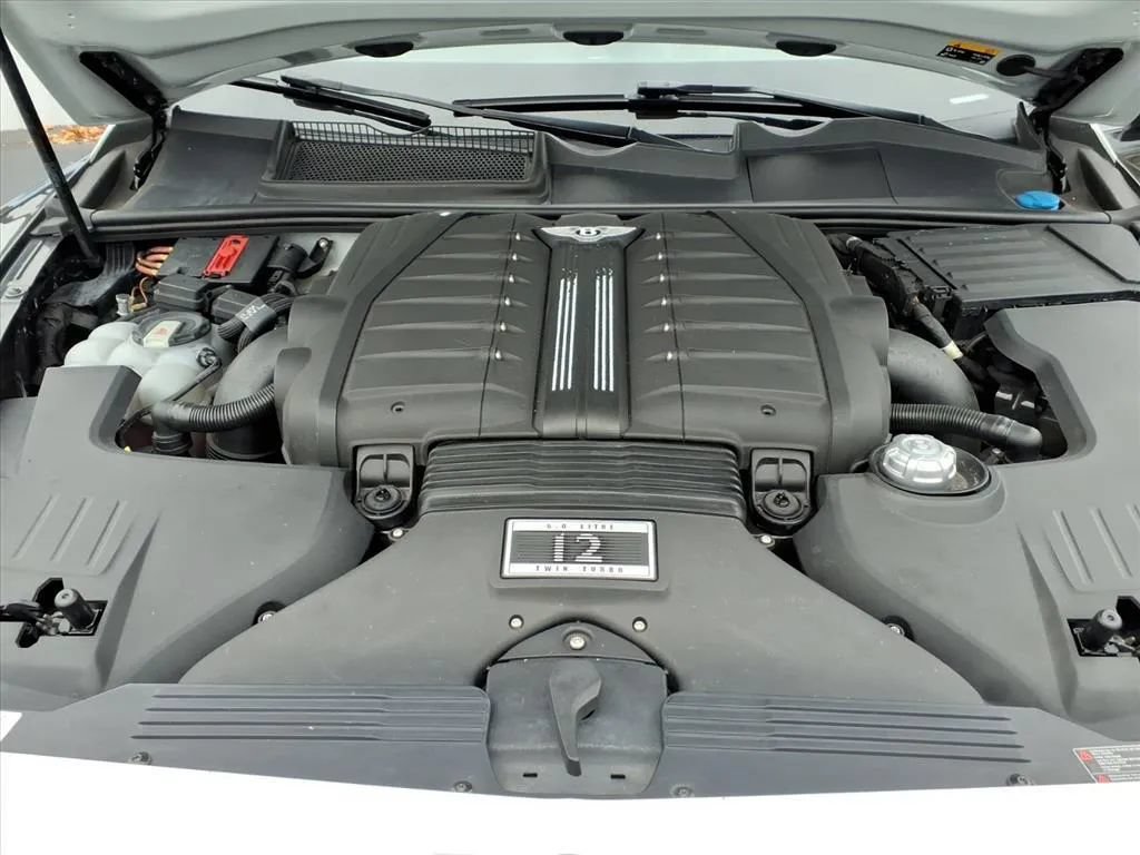 Used 2018 Bentley Bentayga AWD/4WD image 27