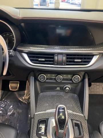 Used 2023 Alfa Romeo Stelvio Estrema image 29