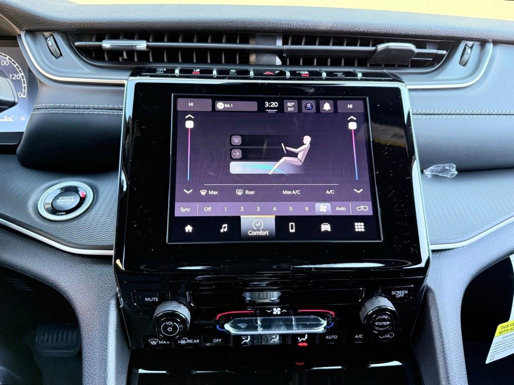 New 2025 Jeep Grand Cherokee Laredo image 15