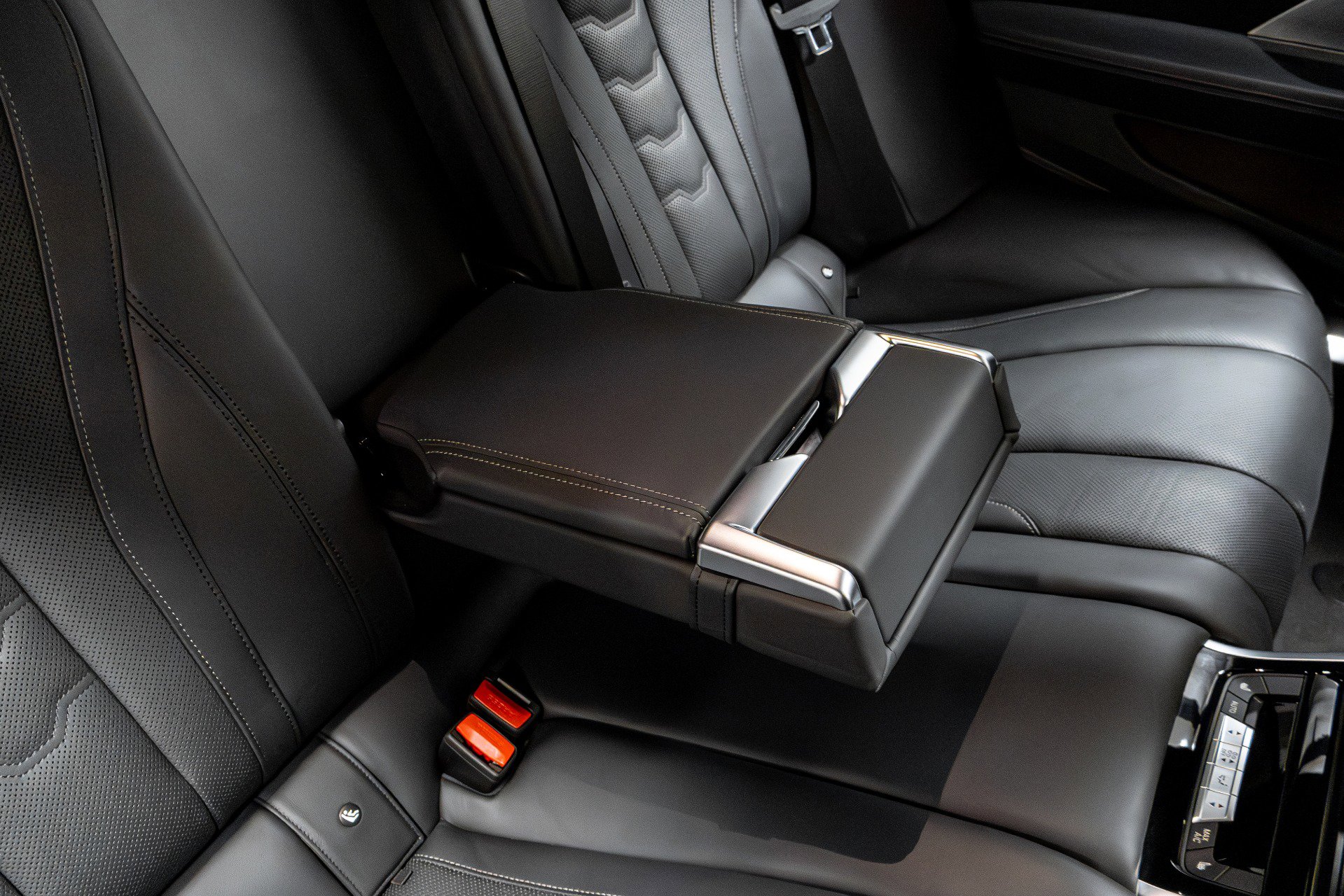 Used 2023 BMW ALPINA B8 xDrive Gran Coupe image 24