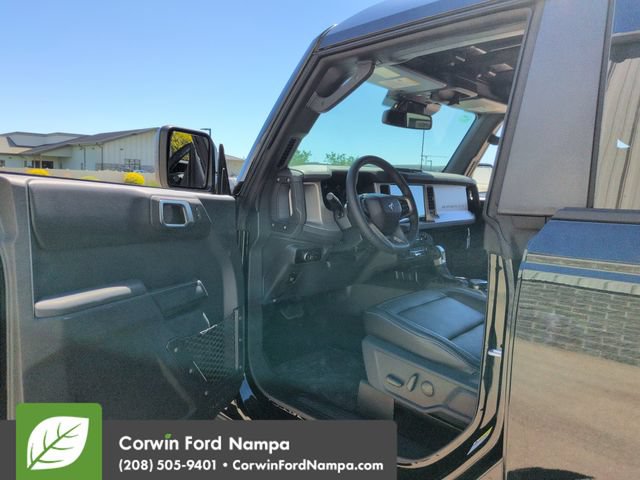 New 2026 Ford Bronco Outer Banks w/ Black Appearance Package AWD/4WD image 9