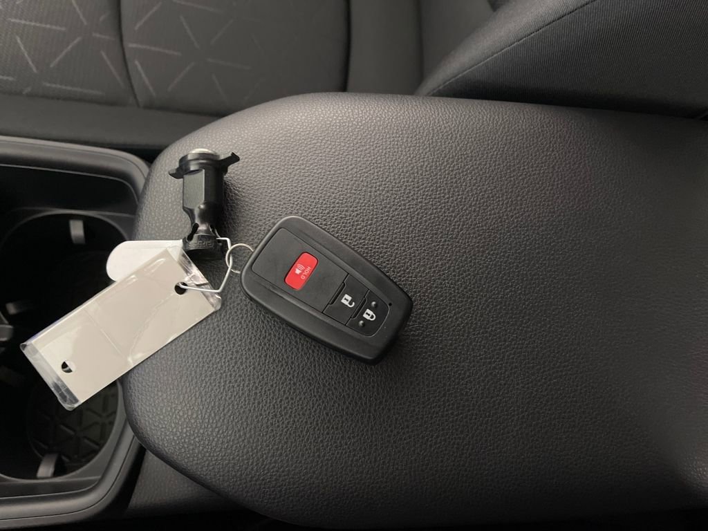 New 2025 Toyota RAV4 XLE image 27