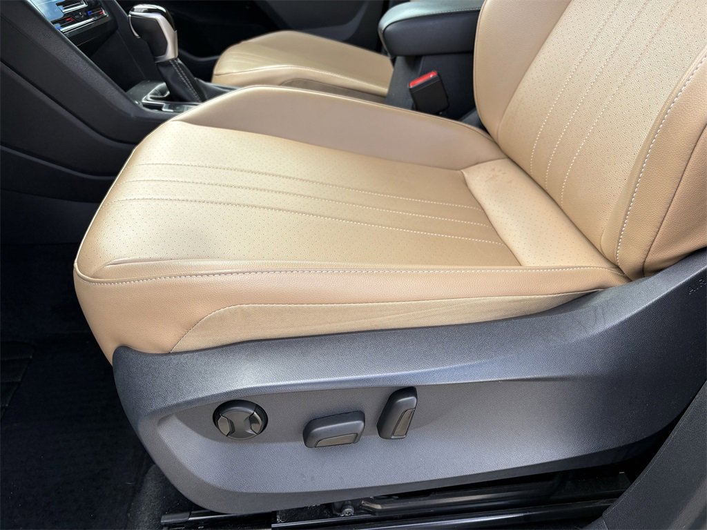 Used 2022 Volkswagen Tiguan SE image 13