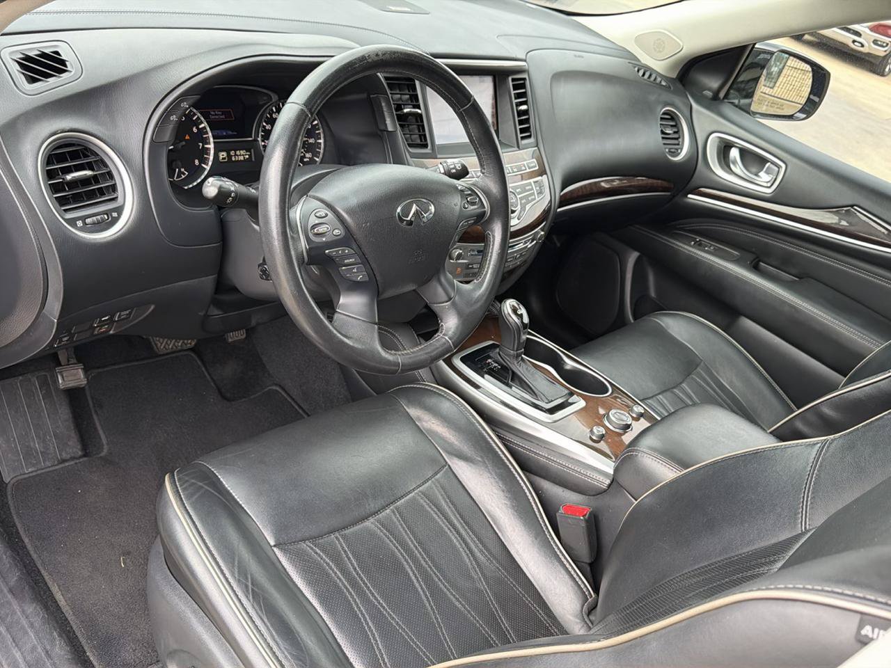 Used 2017 INFINITI QX60 Luxe w/ Deluxe Technology Package AWD/4WD image 10