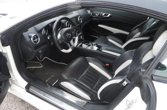 Used 2015 Mercedes-Benz SL 550 image 13