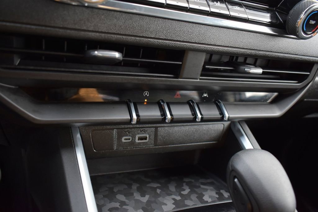 Used 2023 Chevrolet Colorado Trail Boss w/ Advanced Trailering Package image 19