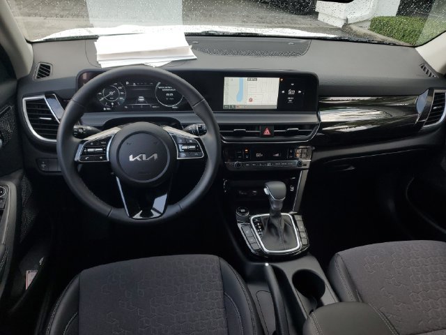 Certified 2024 Kia Seltos X-Line AWD/4WD image 12