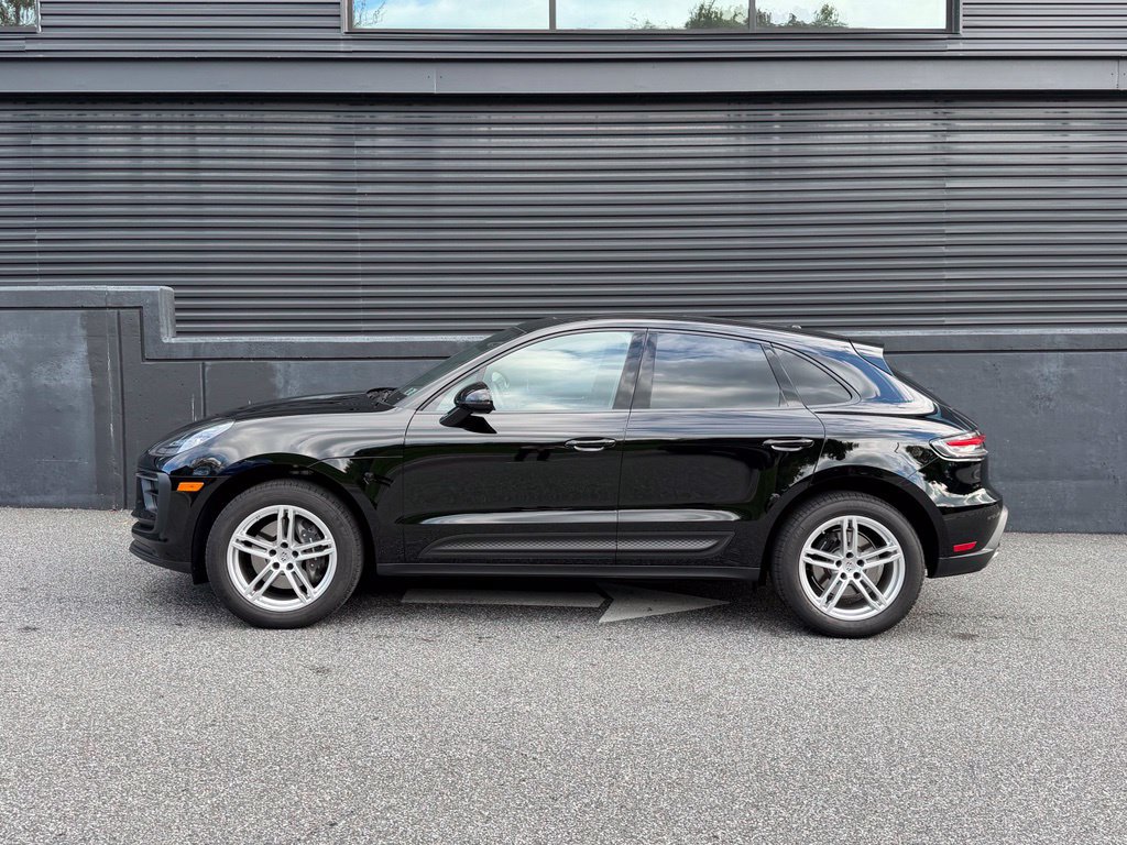 Certified 2026 Porsche Macan AWD/4WD image 7