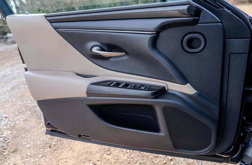 Used 2020 Lexus ES 350 image 25