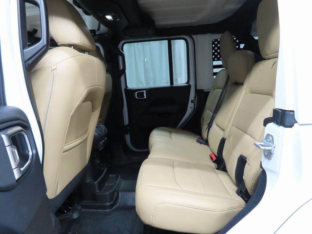 Used 2018 Jeep Wrangler Unlimited Sahara w/ Cold Weather Group image 10