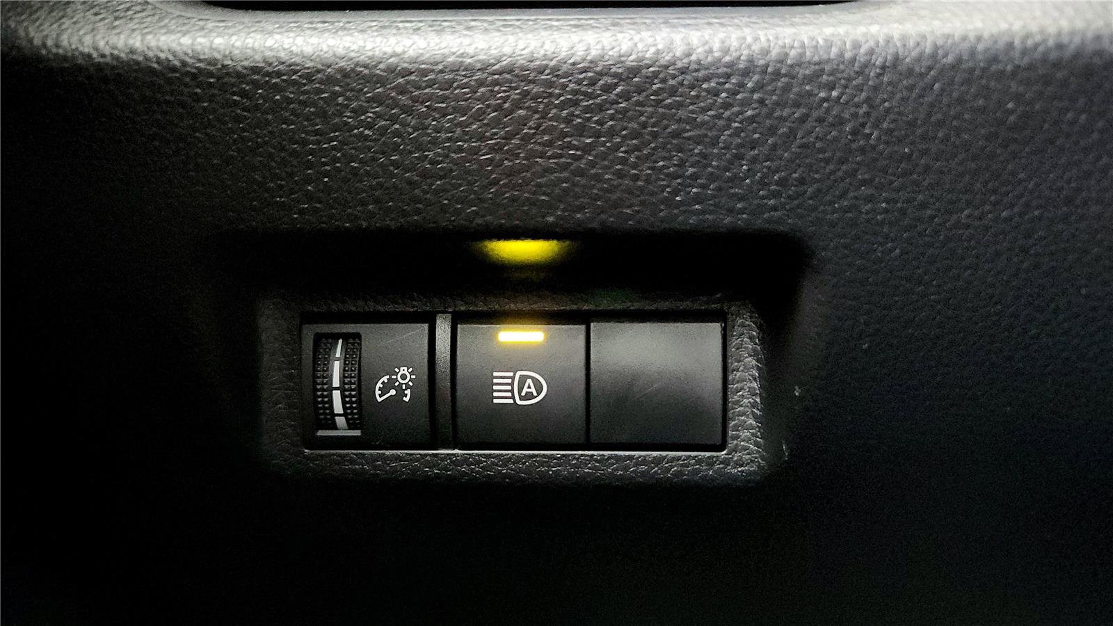 Certified 2021 Toyota RAV4 LE image 32