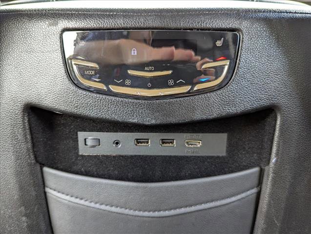 Used 2019 Cadillac Escalade Premium Luxury image 18