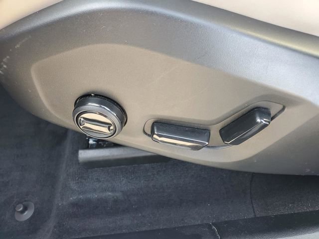 Certified 2026 Volvo XC60 B5 Plus w/ Protection Package Premier image 15