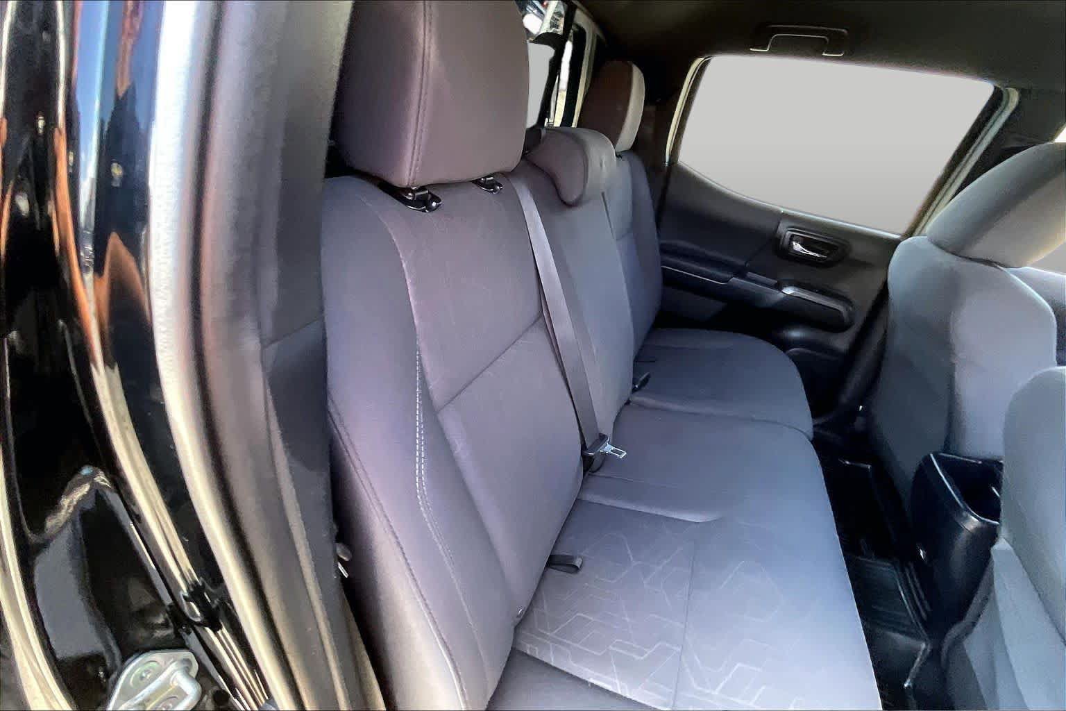 Used 2018 Toyota Tacoma TRD Sport w/ Technology Package AWD/4WD image 19