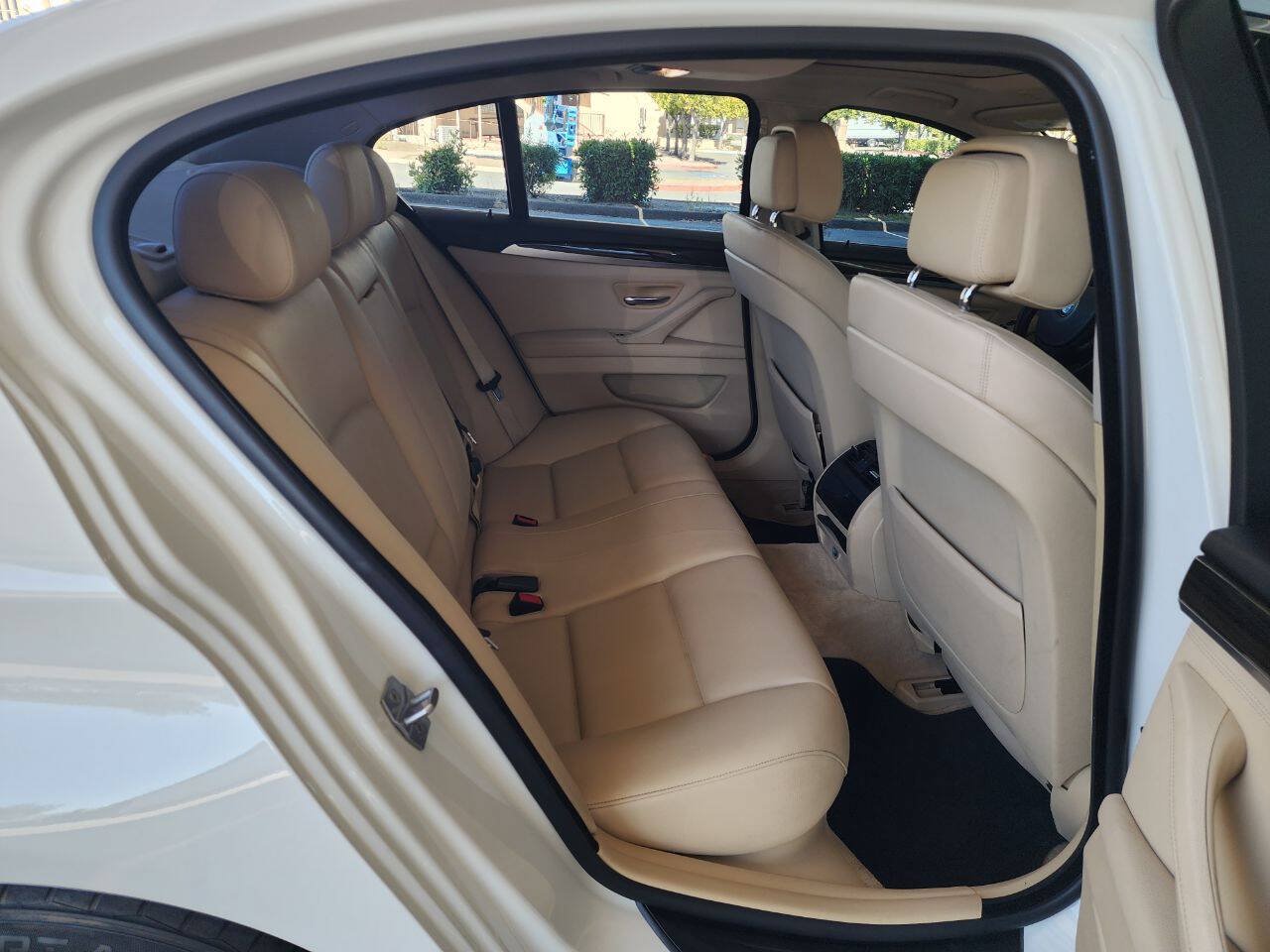Used 2013 BMW 528i Sedan RWD image 18