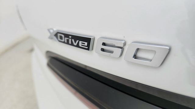 Used 2023 BMW i7 xDrive60 w/ Executive Package 2 image 18