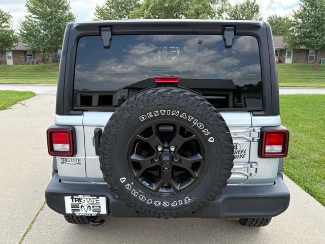 Used 2023 Jeep Wrangler Sport AWD/4WD image 5