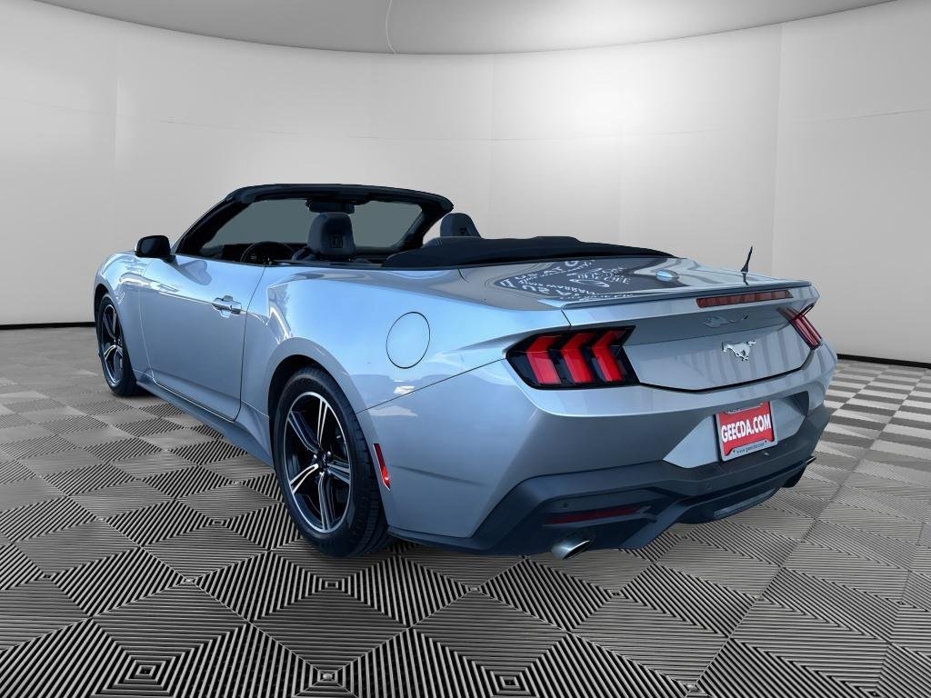 Used 2025 Ford Mustang Premium RWD image 6