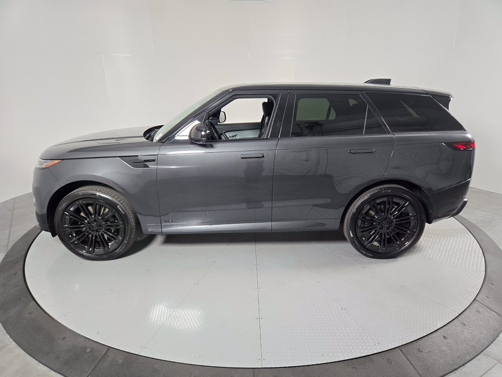 New 2026 Land Rover Range Rover Sport Dynamic SE AWD/4WD image 35