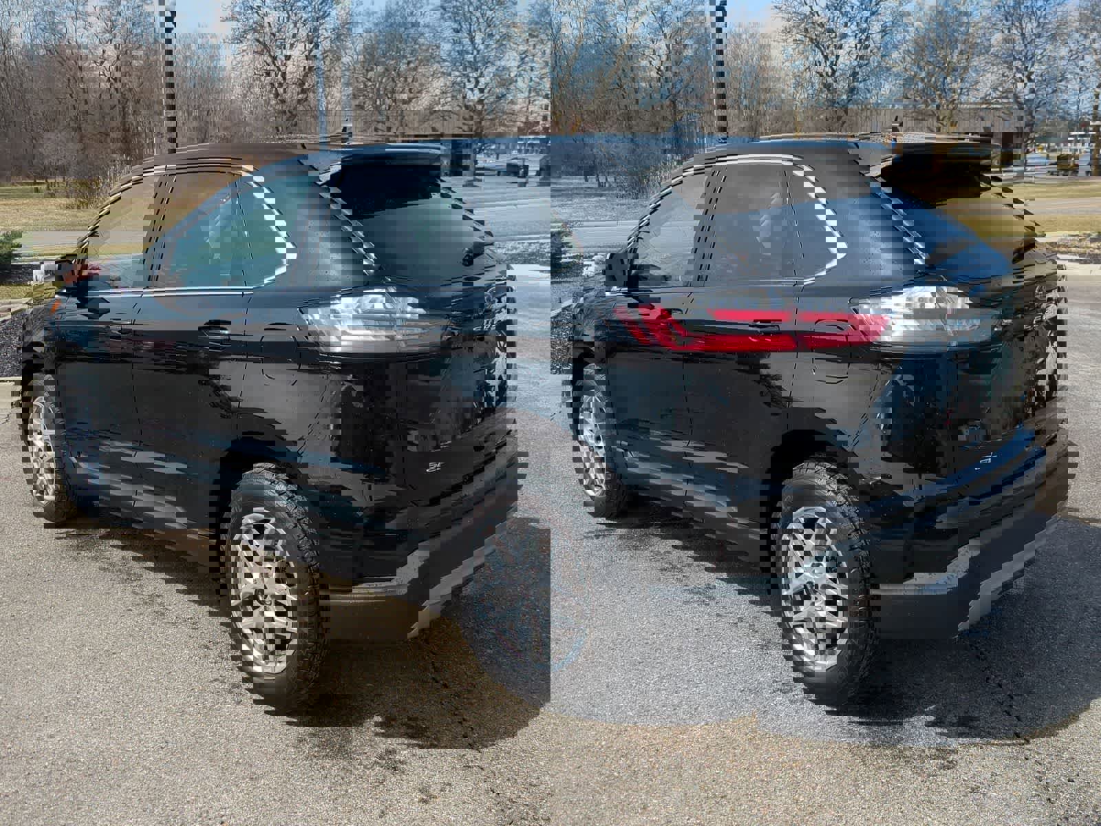 Used 2023 Ford Edge SEL w/ Convenience Package image 6