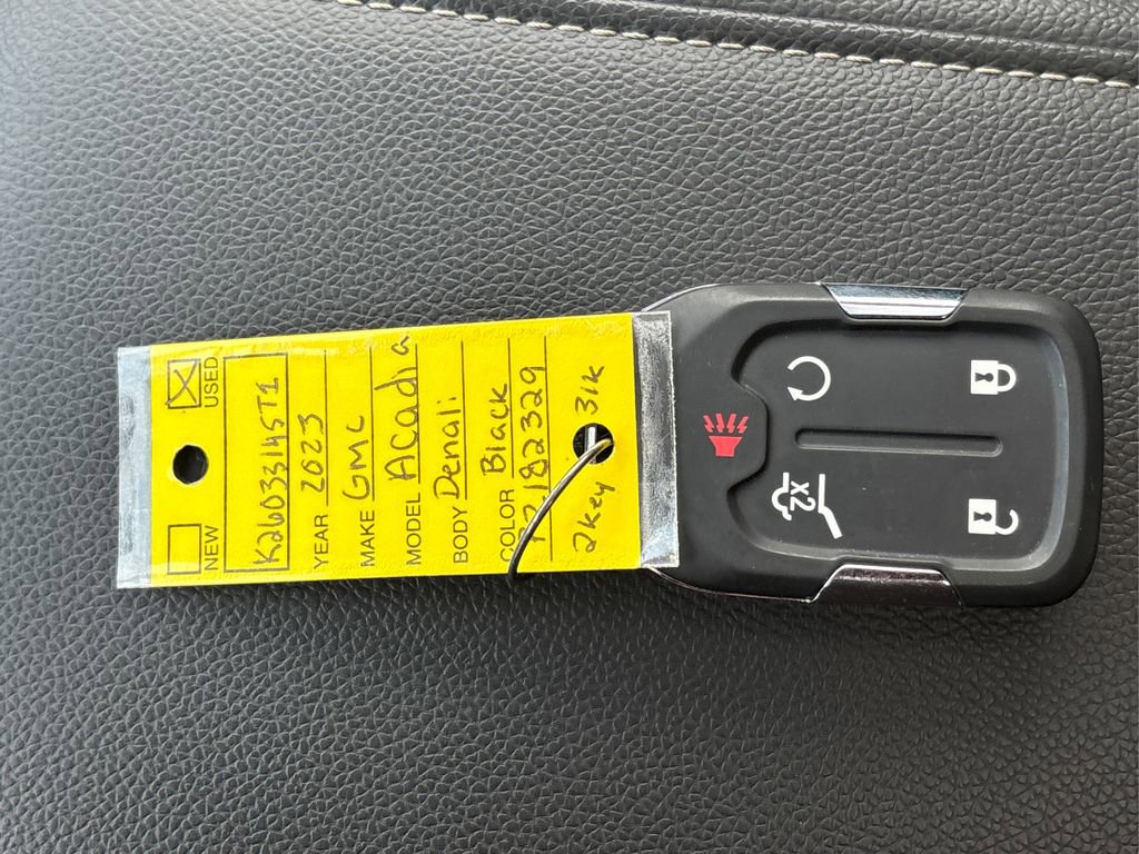 Used 2023 GMC Acadia Denali w/ Denali Technology Package image 45