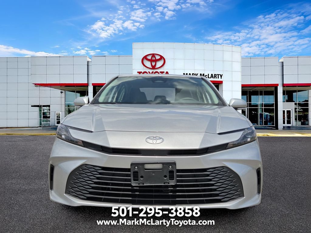 Used 2025 Toyota Camry LE FWD image 8