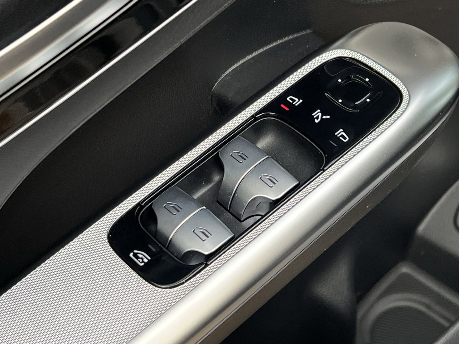 New 2026 Mercedes-Benz GLC 300 4MATIC image 13