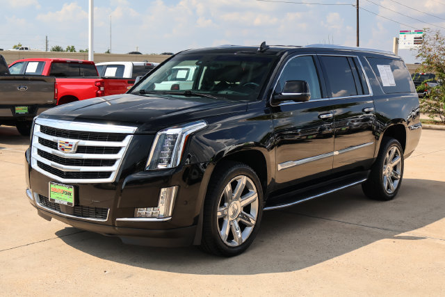Used 2019 Cadillac Escalade ESV Premium Luxury RWD image 3