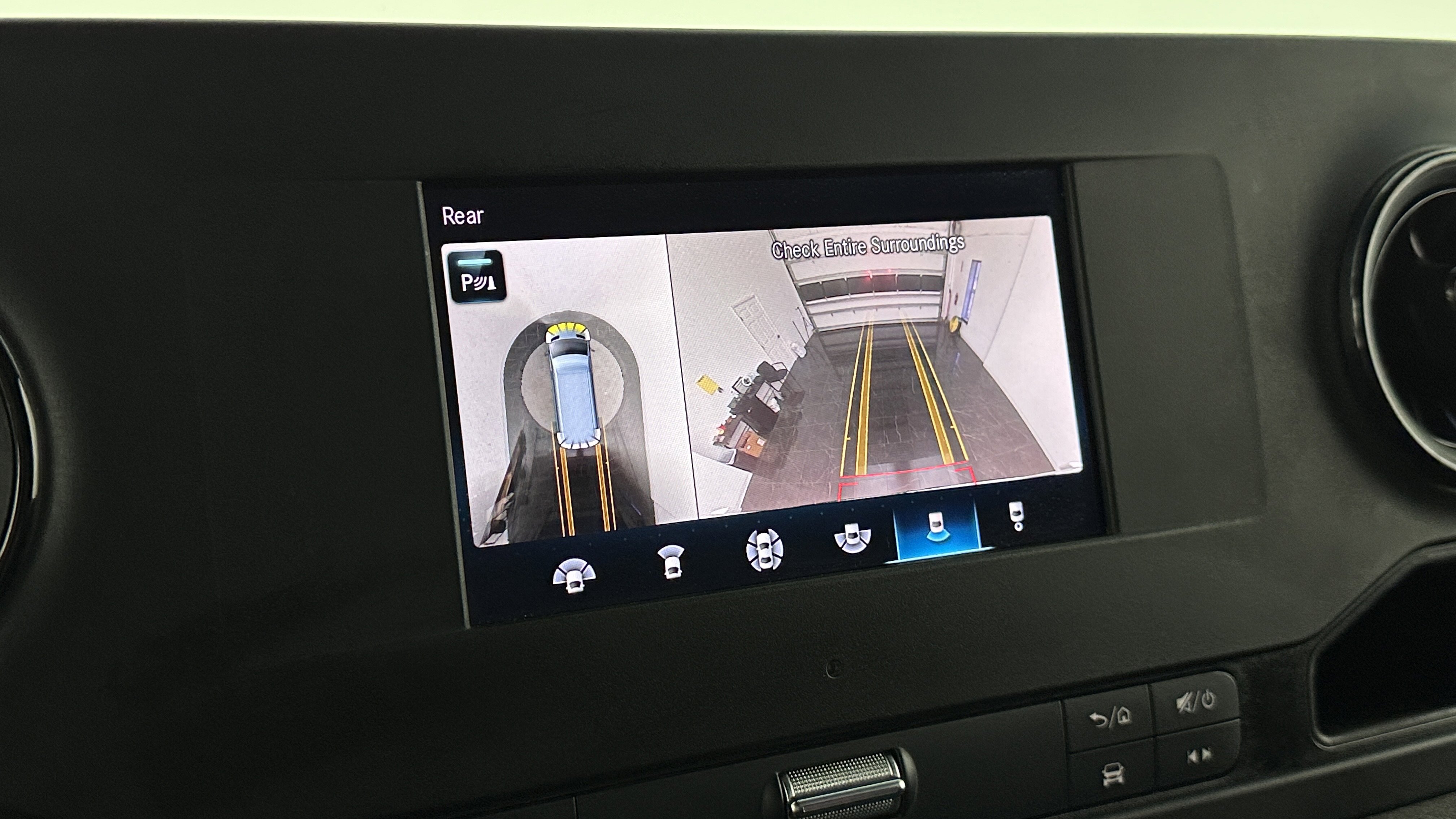 Used 2022 Mercedes-Benz Sprinter 1500 image 19
