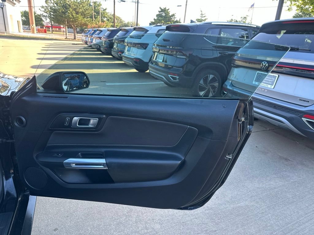 Used 2021 Ford Mustang Coupe RWD image 18
