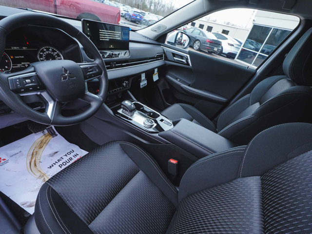 New 2026 Mitsubishi Outlander ES image 15
