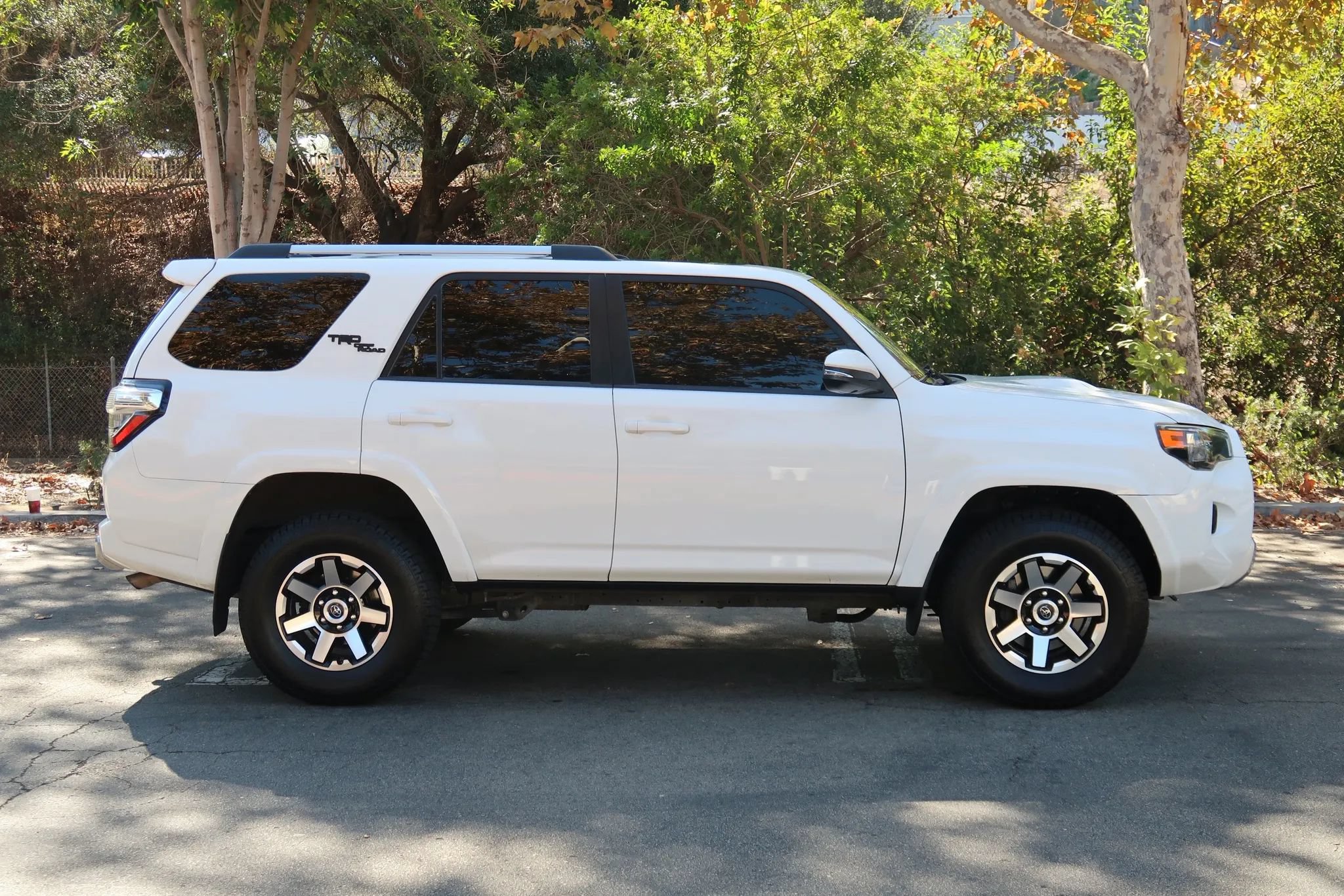 Used 2017 Toyota 4Runner TRD Off-Road Premium AWD/4WD image 8