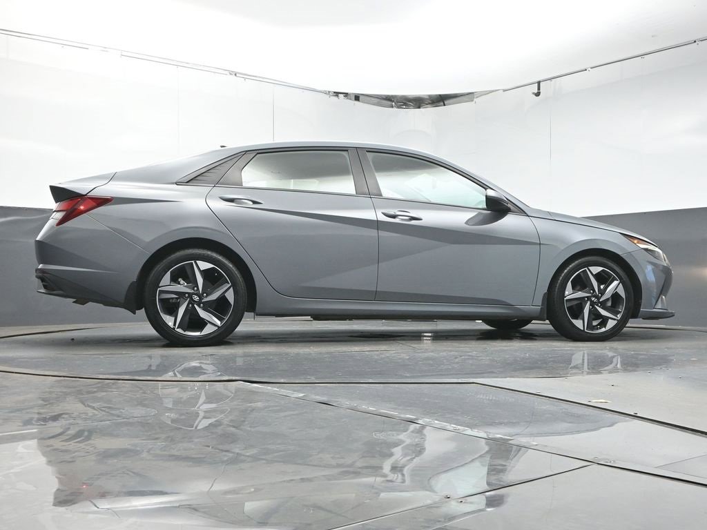 Used 2023 Hyundai Elantra SEL w/ Convenience Package image 36