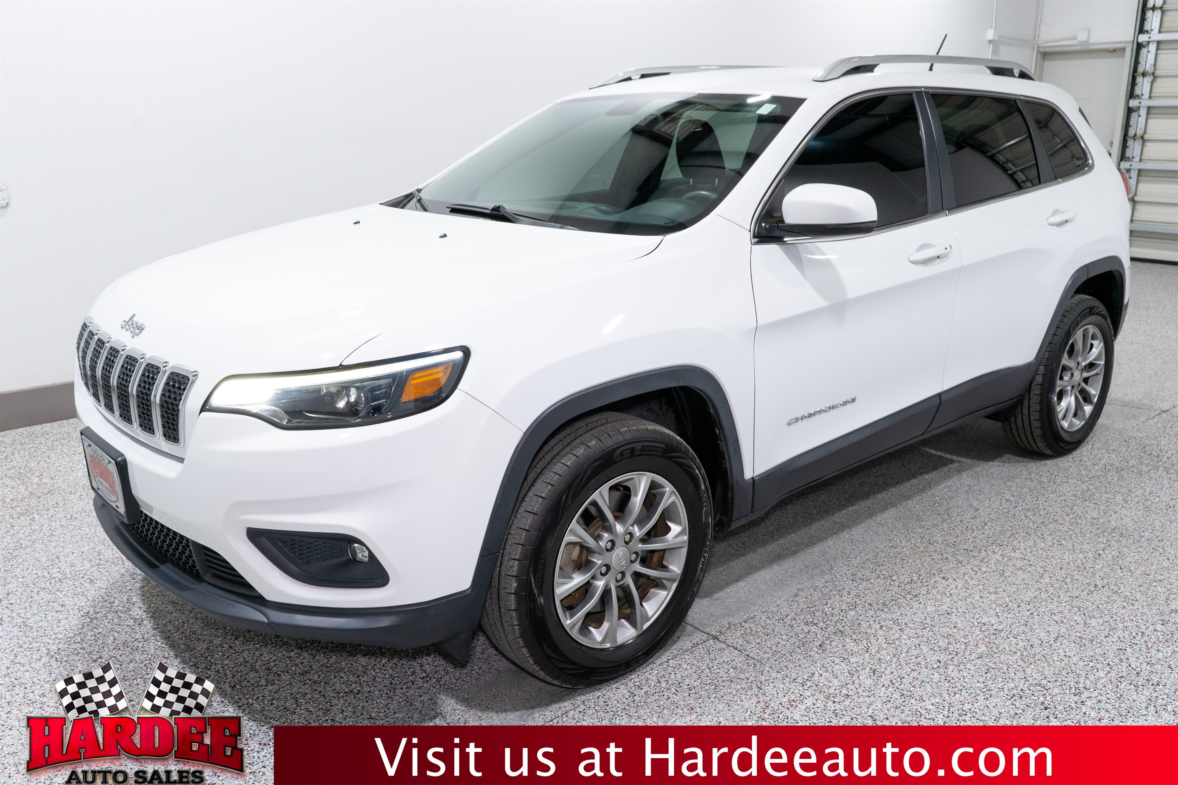 Used 2019 Jeep Cherokee Latitude Plus w/ Cold Weather Group image 2