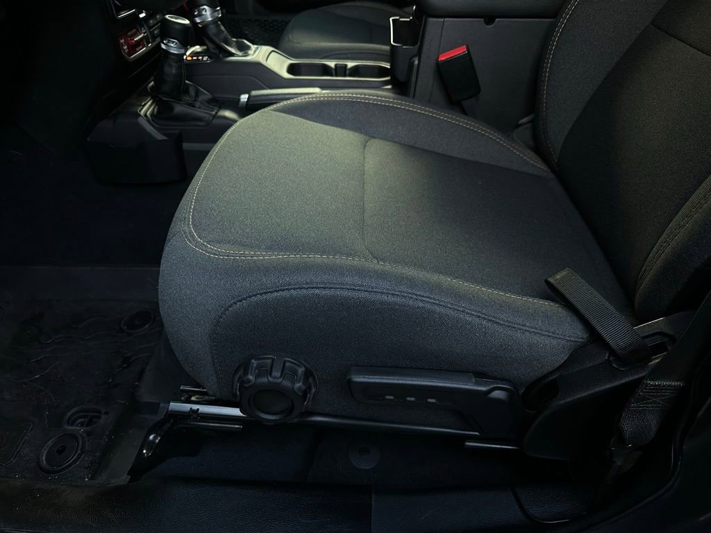 Used 2025 Jeep Gladiator Willys image 12