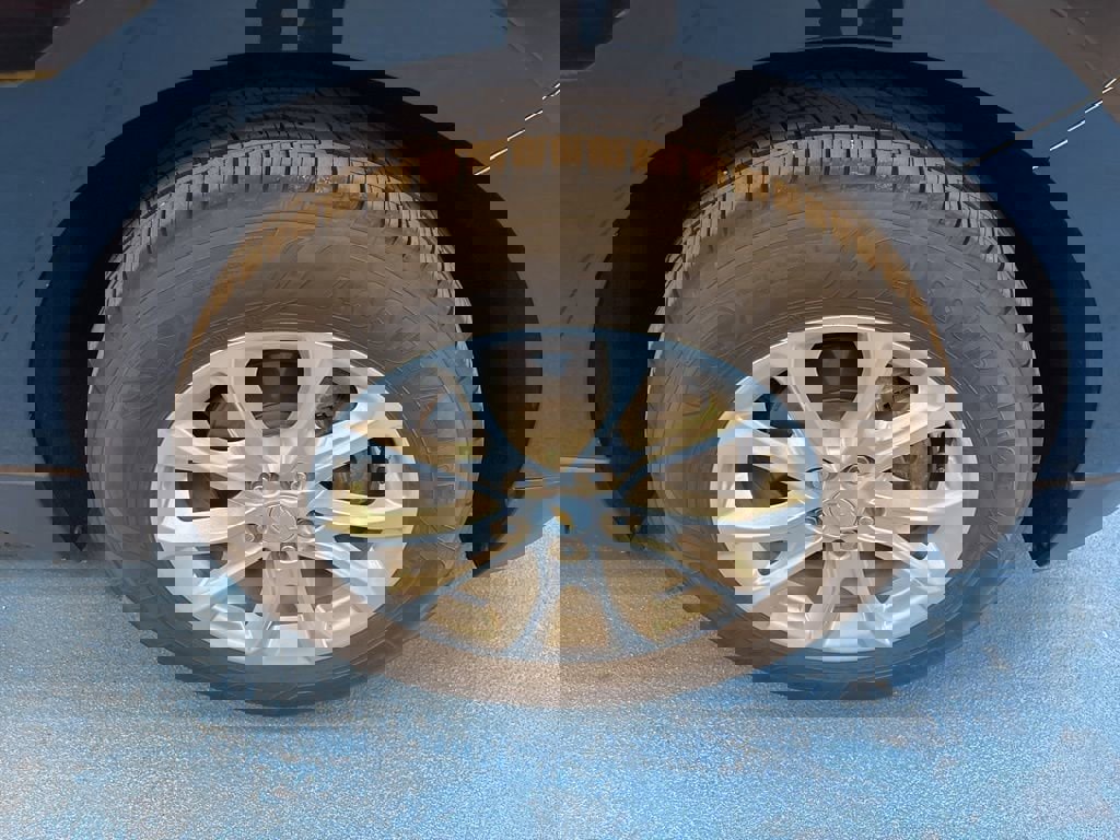 Used 2021 Chevrolet Equinox LT image 3