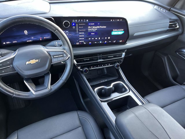 Used 2025 Chevrolet Traverse LT AWD/4WD image 13