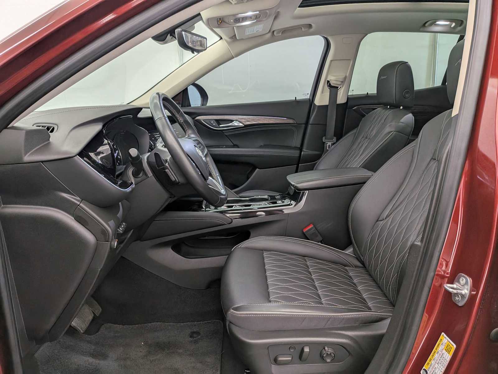 Used 2022 Buick Envision Avenir w/ Technology Package II image 17