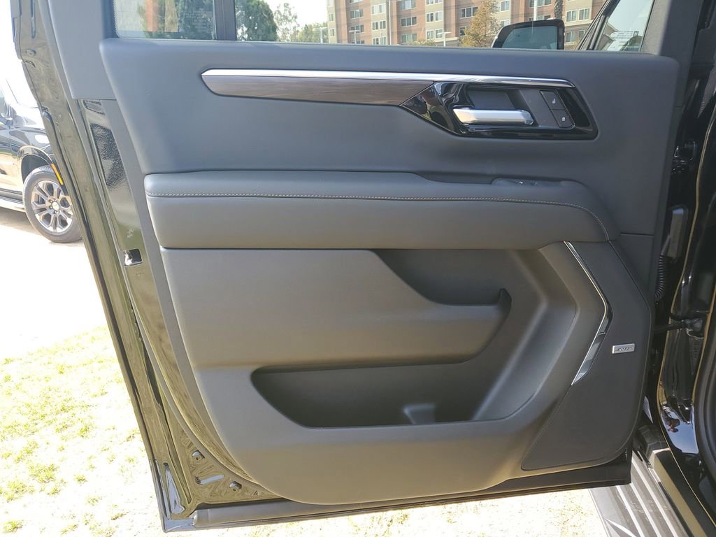 New 2026 Chevrolet Suburban LT w/ Comfort Package image 18